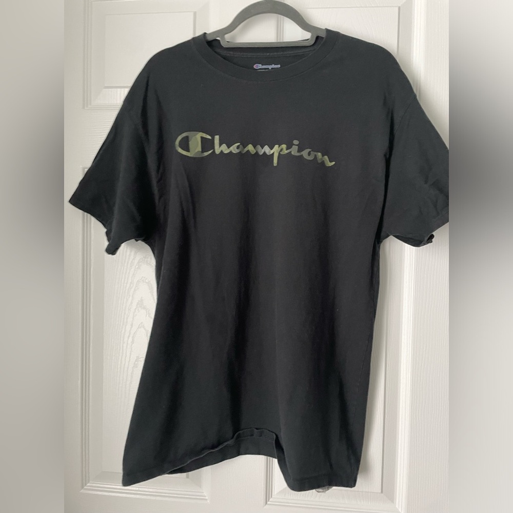 Champion Men’s Black T-shirt - large